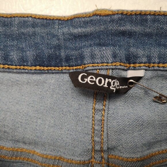 2/$30.00 - George Ladies Medium Wash Blue Jeans - Picture 4 of 10